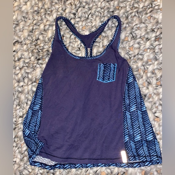 Under Armour Tops - Under Armour Blue Patterned Pocket Tank With Mesh Back Size Large